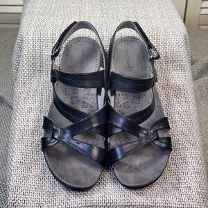 BareTraps Women's Jadra Jacey Black Comfort Fisherman Travel Sandal Size 9